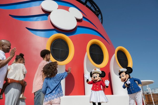 DISNEY FANTASY: DE BARCELONA A SOUTHAMPTON